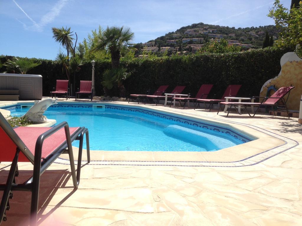 Villa Plein Sud A 900M Du Centre De Cavalaire Sur Mer - Chambre Climatisee - Piscine - Spa- Calme Et Detente Exterior photo